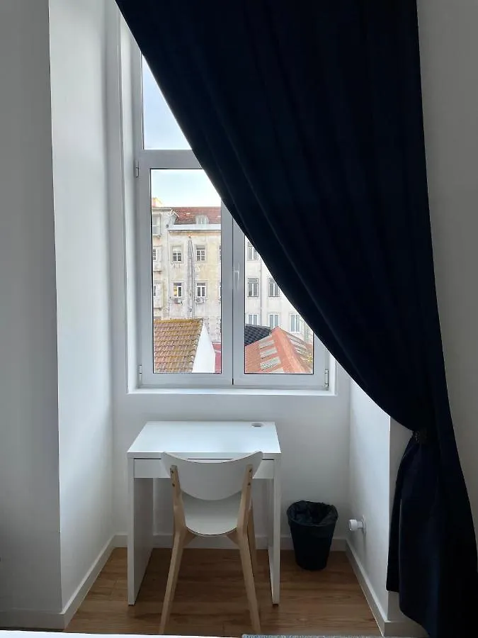 Lisbon Check-In Guesthouse 3*,