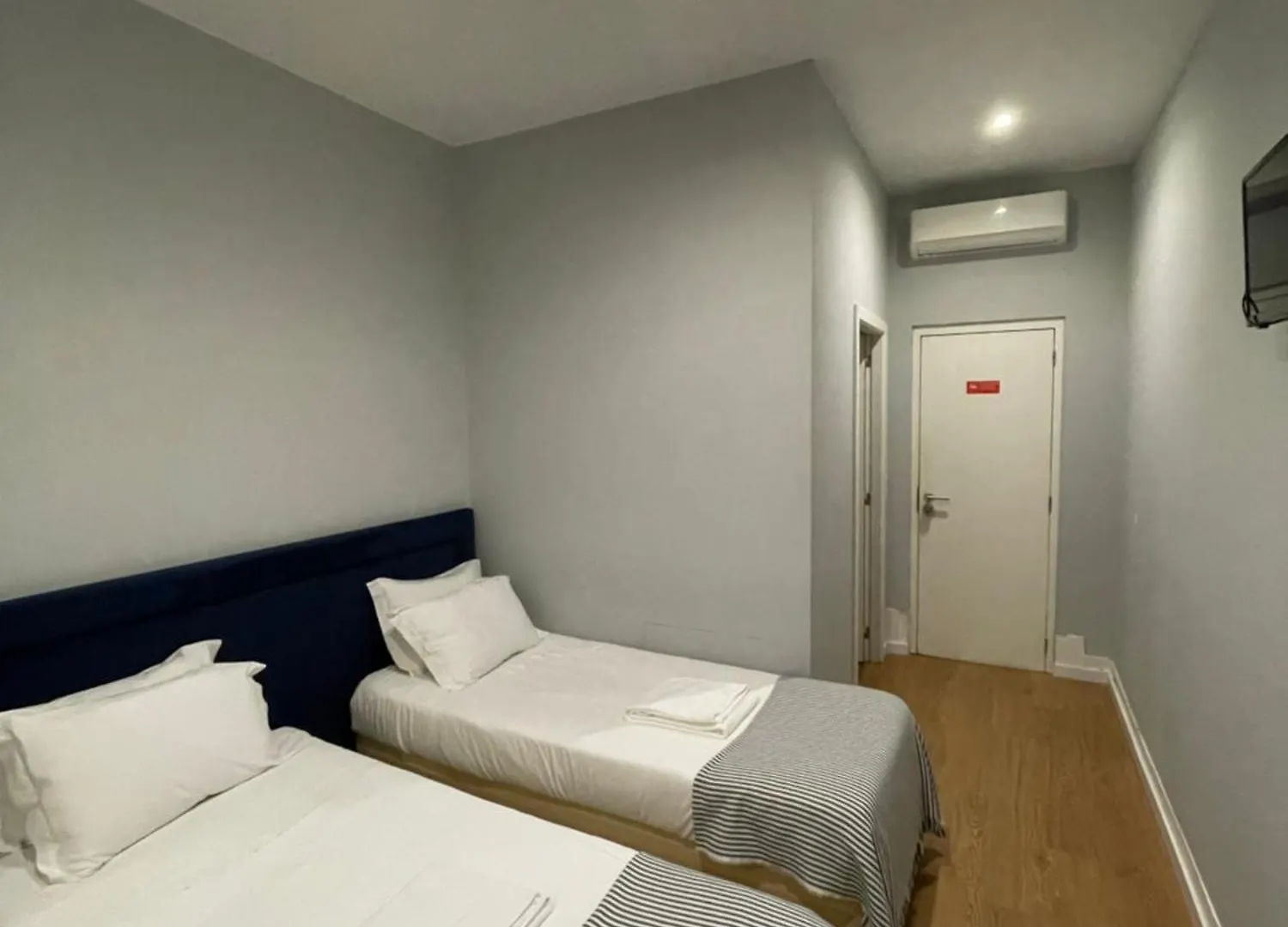 Lisbon Check-In Guesthouse 3*,
