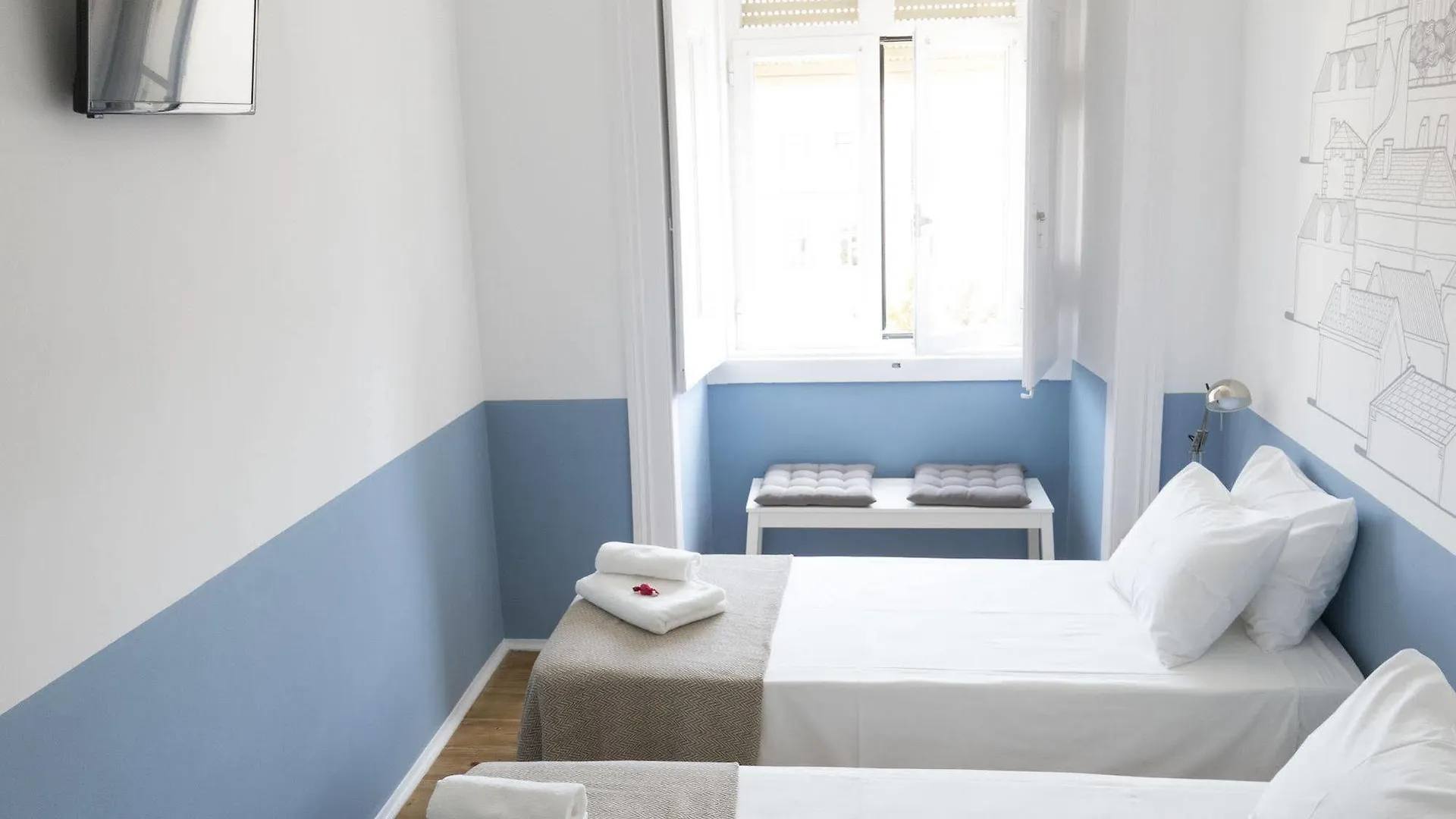 Lisbon Check-In Guesthouse 3*,